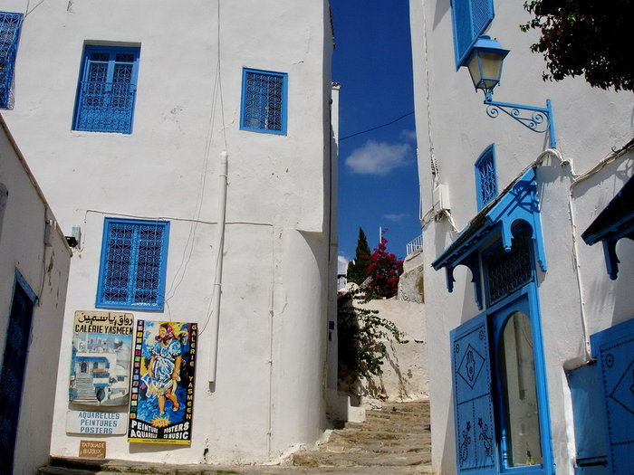 Город поэтов и романтиков или бело-голубое  воспоминание Сиди-Бу-Зид, Тунис
