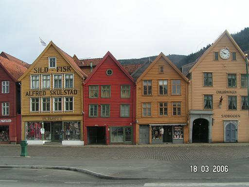 Стоят рядком Берген, Норвегия