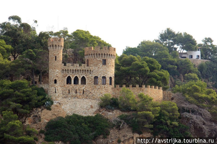 замок Кастель-Сант-Жоан Ллорет-де-Мар, Испания