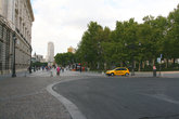 Слева впереди королевский дворец. Еще дальше впереди высотки на площади Испании.