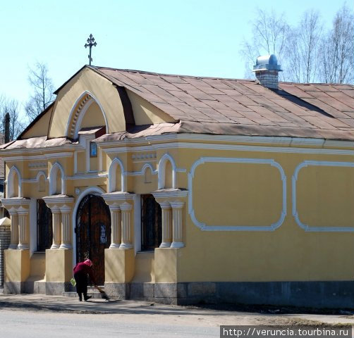 Нижняя часть Реконской часовни Реконского монастыря, который был приписан к Успенскому тихвинскому монастырю Тихвин, Россия