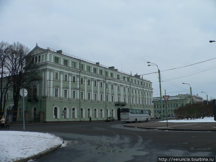 Миллионная ул., 5
Мраморный дворец — Служебный корпус Санкт-Петербург, Россия