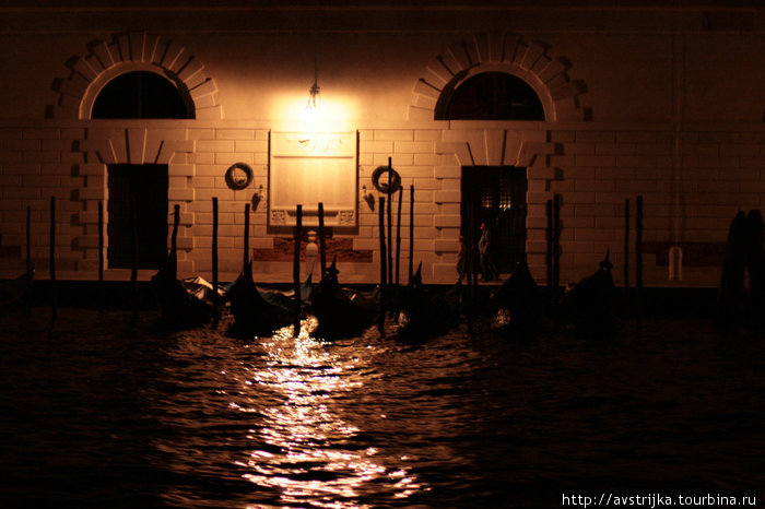 Гранд канал ночью Венеция, Италия