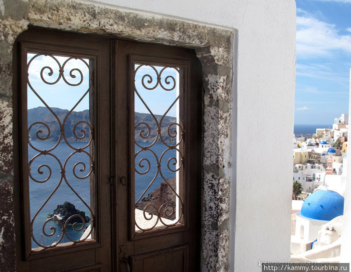 и окно туда же :) Остров Санторини, Греция