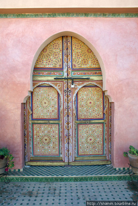 В Марокко дверь — произведение искусства! Марракеш, Марокко