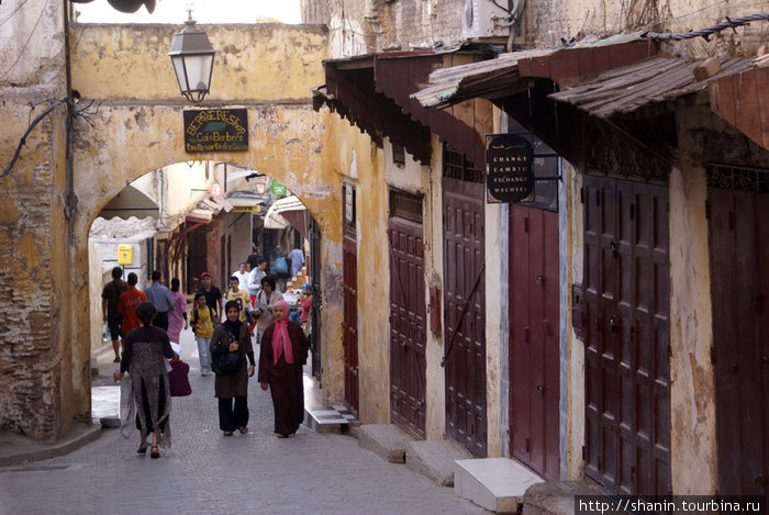 Самая широкая (!!!) улица Старого Феса Фес, Марокко