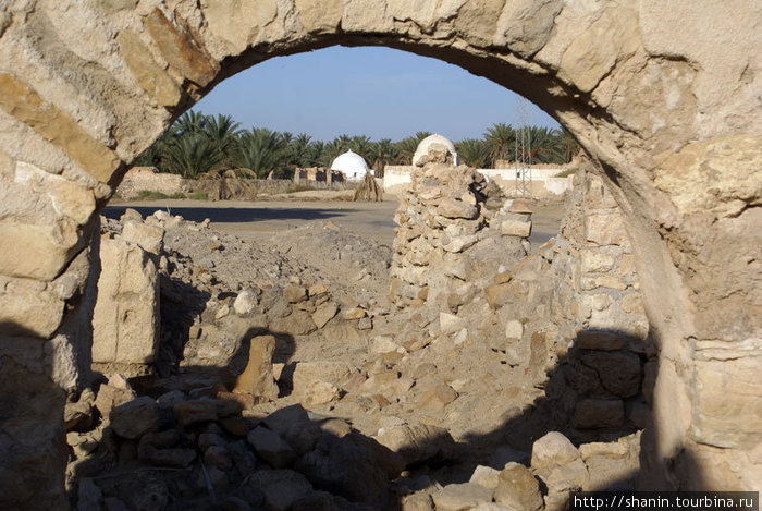 Вид на руины медины в Кебили Кебили, Тунис