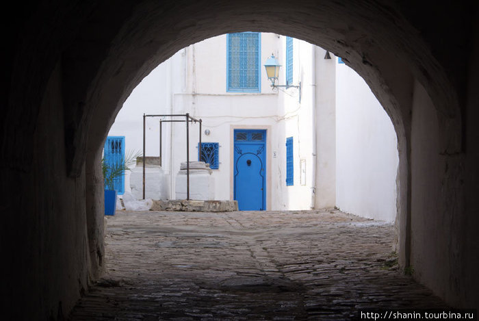 Внутренний дворик Сиди-Бу-Зид, Тунис