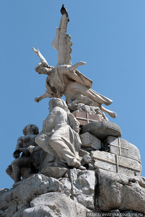 фонтан на Piazza dell’Unità d’Italia Триест, Италия