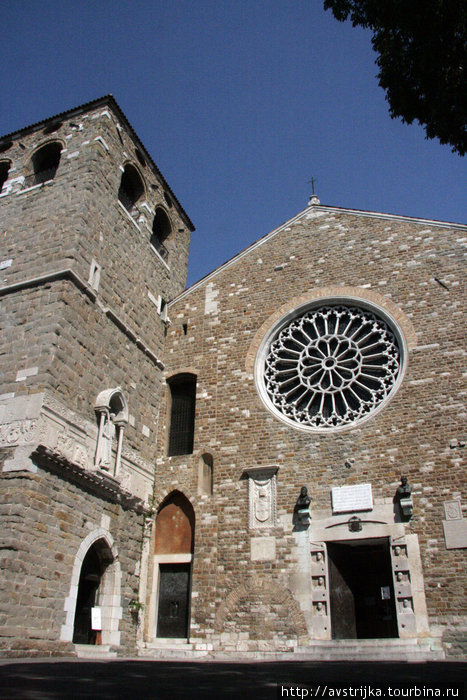 фасад собора Сан-Джусто Триест, Италия