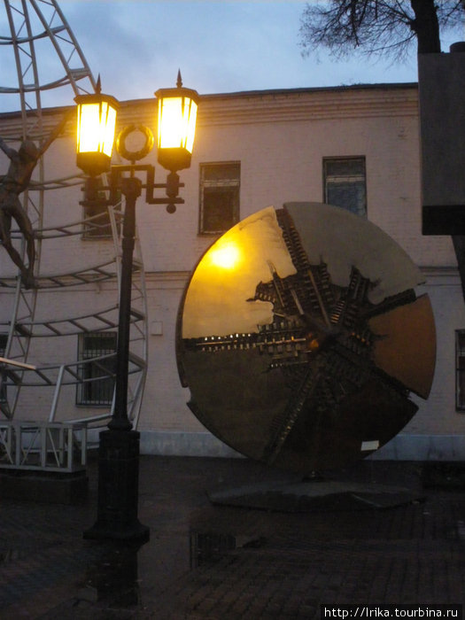 Выставка скульптуры в Музее современного искусства Москва, Россия