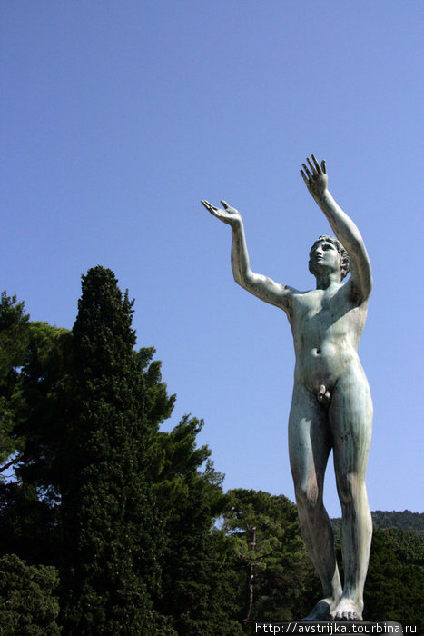 скульптура в саду Мирамаре, Италия