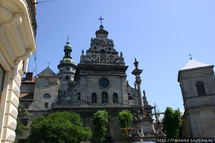 Церковь св. Андрея Первозванного, бывший костел бернардинцев Львов, Украина