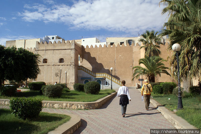 Вход в медину (Старый город) Сфакс, Тунис