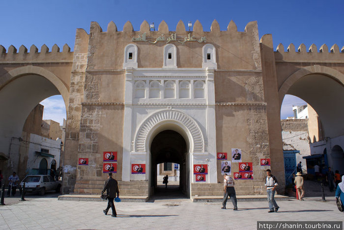 Центральный вход в медину Сфакс, Тунис