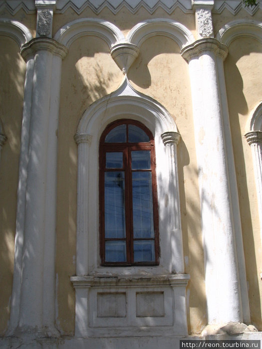 Окно спортзала — церкви Острогожск, Россия
