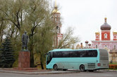 И памятником Ленину