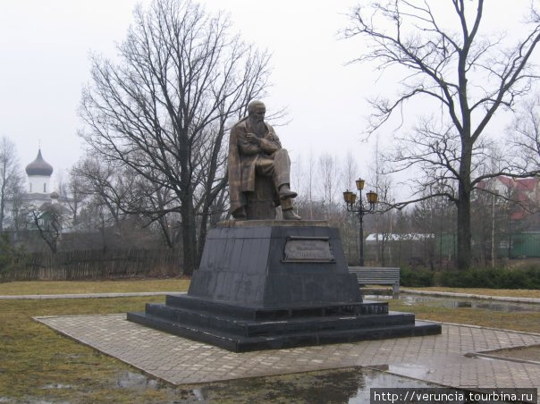 Памятник Достоевскому Старая Русса, Россия