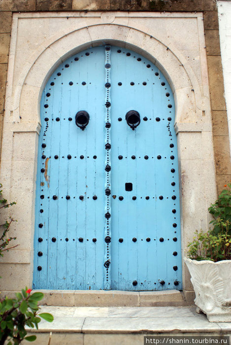 Голубая дверь Тунис, Тунис