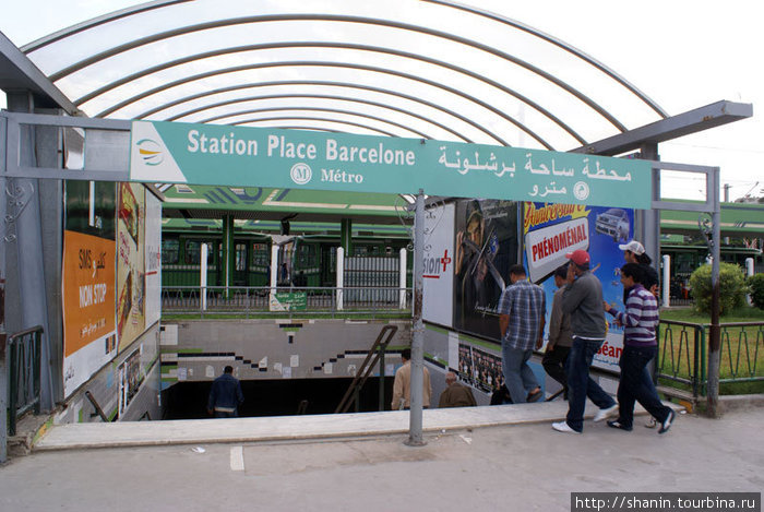 Вход на трамвайную остановку — не метро!!! Тунис, Тунис