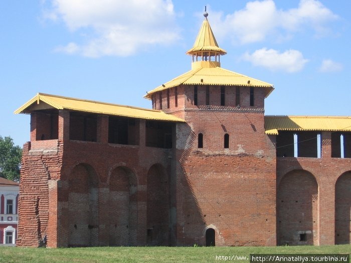 Кремлевская стена Коломна, Россия