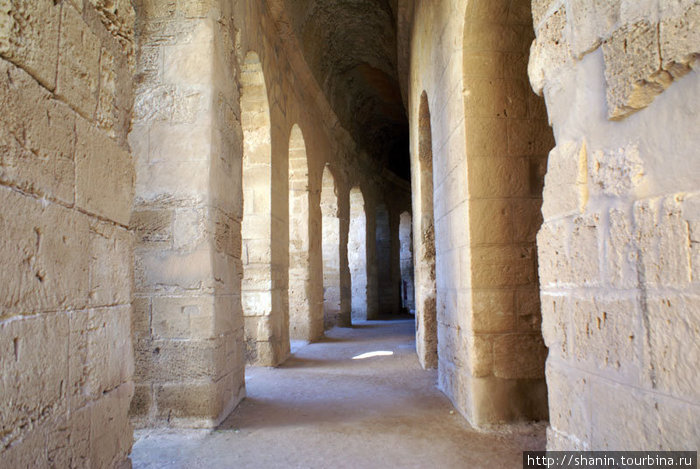 Амфитеатр в Эль-Джеме