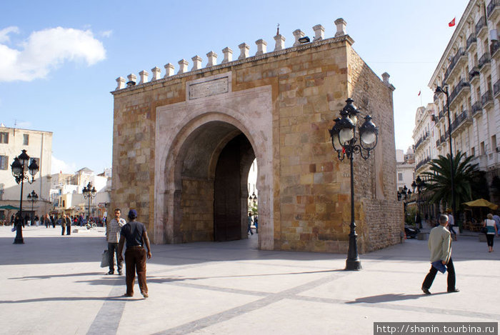 Ворота Свободы у входа в медину Туниса Тунис, Тунис