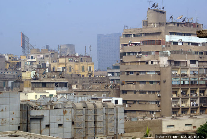 Вид из окна гостиницы Сесилия в Каире Гиза, Египет