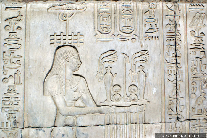 Иероглифы в храме Комомбо Провинция Асуан, Египет