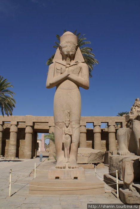 Статуя фараона Луксор, Египет