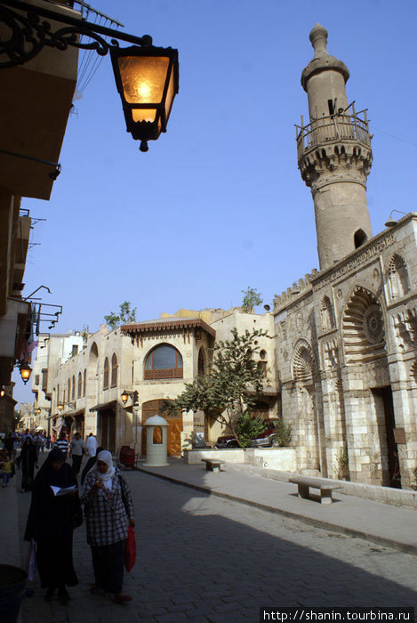 Фонарь и мечеть Каир, Египет