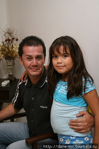 Эдгар со своей старшей дочкой Лаурой. Букараманга, Колумбия