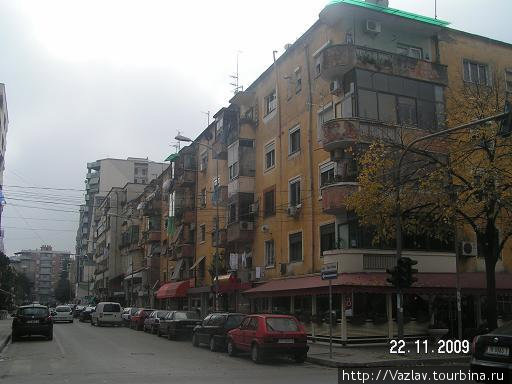 Бельишко сушится... Тирана, Албания