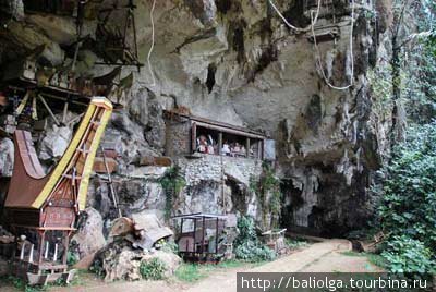 cave graves Сулавеси, Индонезия