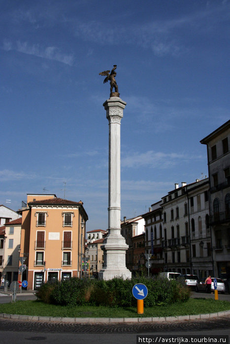 колонна с ангелом Виченца, Италия