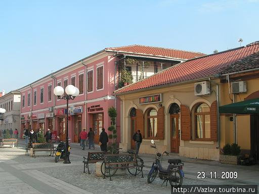 В пешеходной зоне всё для туристов Шкодер, Албания