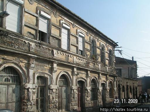 Некогда вычурный дом Шкодер, Албания