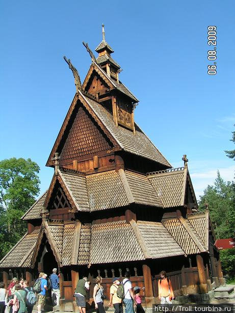 Знаменитая деревянная церковь, одна из немногих уцелевших в Норвегии Осло, Норвегия