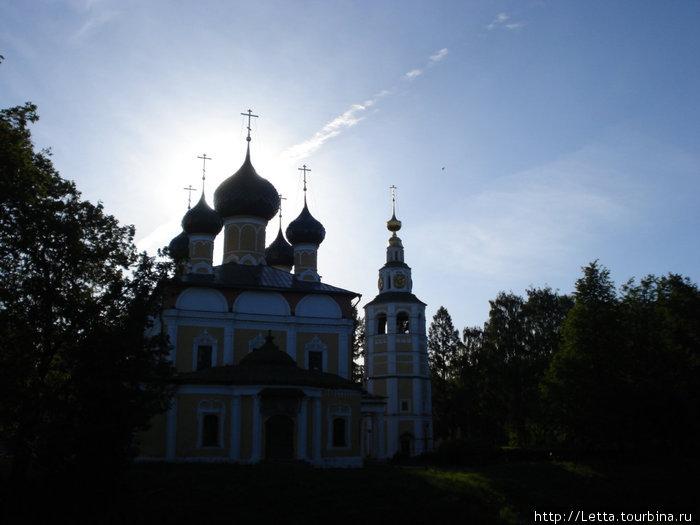 Собор и 40-метровая колокольня (1730 г) Углич, Россия