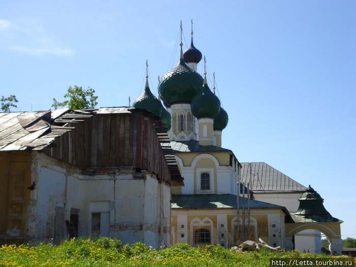 В маленьком городе, где очень много храмов Углич, Россия