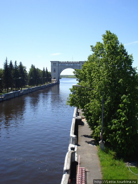 В маленьком городе, где очень много храмов Углич, Россия