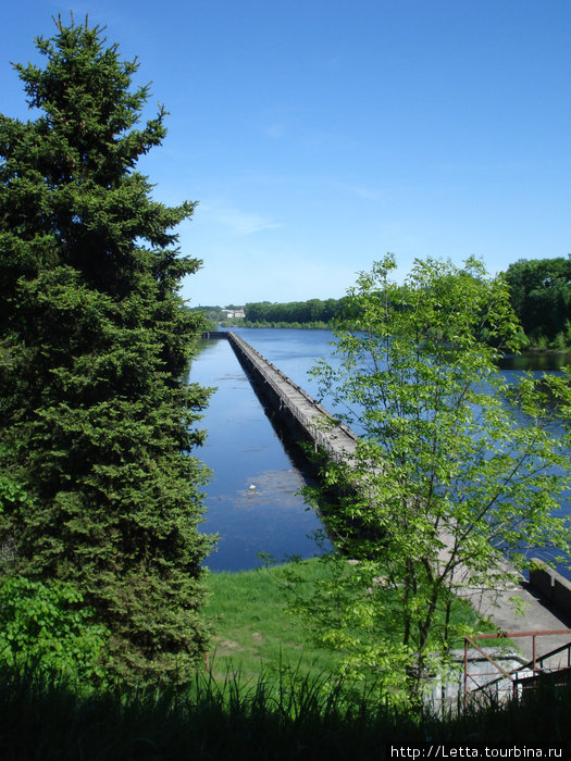 В маленьком городе, где очень много храмов Углич, Россия