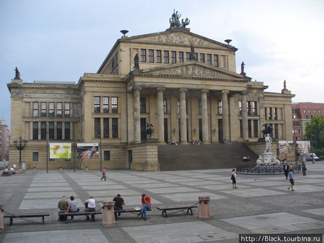 Концертный зал на площади Жандарменмаркт Берлин, Германия