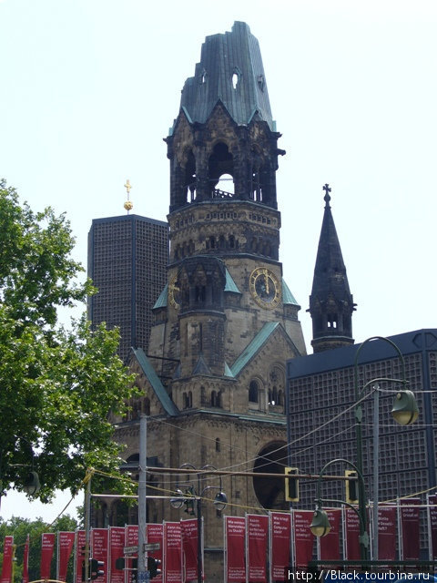 Мемориальная церковь кайзера Вильгельма — удивительное сочетание древней и современной архитектуры Берлин, Германия