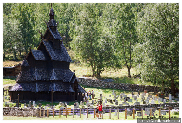 Кладбище при Боргундской церкви. Норвегия