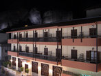 Гостиницы города Каламбака, расположившегося у подножия Метеор.
