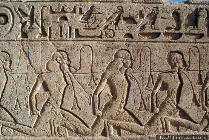 История великих свершений фараона Рамзеса II вырезана в камне. Поэтому этот фараон если не самый великий, то самый распиаренный