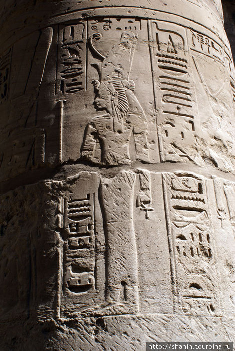 Иероглифы на колонне Луксор, Египет