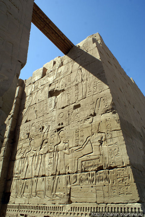 Рисунки — истории — на стене храма Луксор, Египет