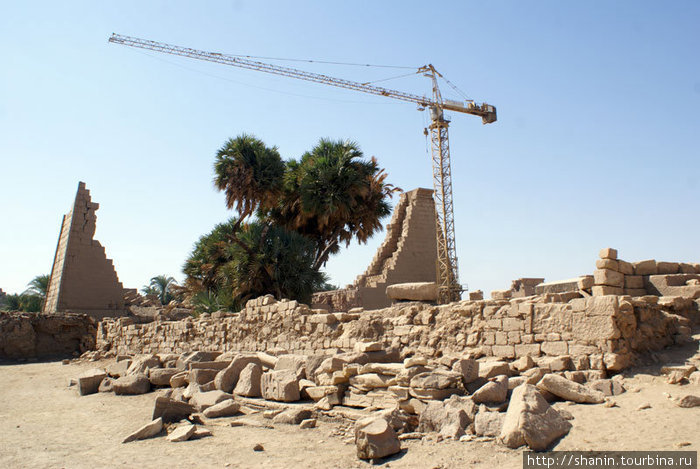 Идет строительство нового храма Луксор, Египет